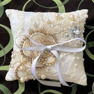 Bridal Wedding Ring Pillow with rhinestones. New Handwork Ameynra design